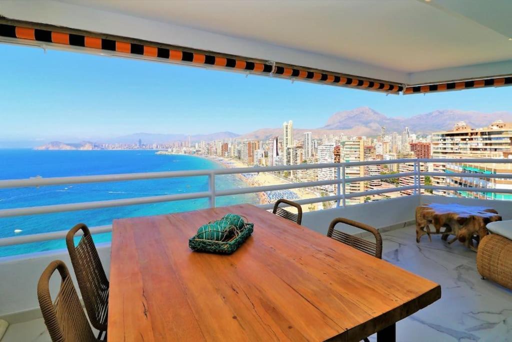 Luxurious 2-bedroom With Stunning Views, 1st Line On Levante Beach, Appartement Benidorm